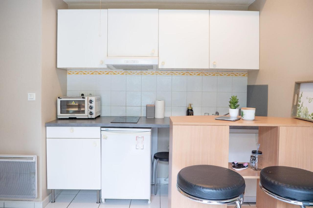 Charming Studio Near Jean Mace Apartment Lyon Exterior photo